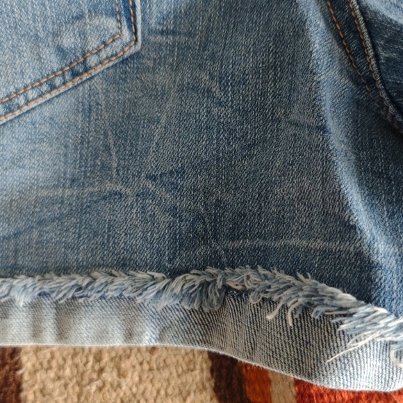Time and Tru Ladie's Denim Shorts - Picture 4 of 7